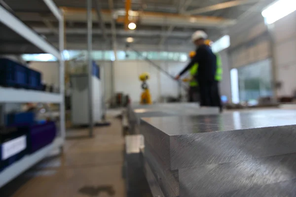 Palanquillas de aluminio en fábrica — Foto de Stock