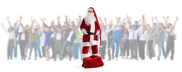 Święty Mikołaj Wielu Szczęśliwych Ludzi Odizolowanych Białym Tle Świąteczne Zakupy — Zdjęcie stockowe