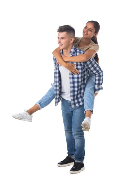 Jong Gelukkig Paar Met Haar Piggyback Rit Geïsoleerd Witte Achtergrond — Stockfoto