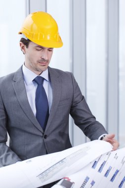 Architector kask içinde 