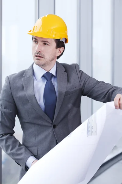 Arkitektor i hardhat — Stockfoto