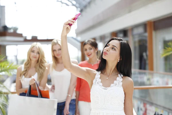 Woman taking selfie — Stock Photo, Image