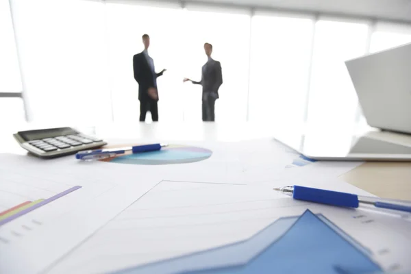 Financiële verslagen op tafel — Stockfoto