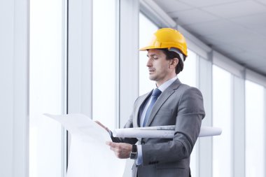 Architector kask içinde 