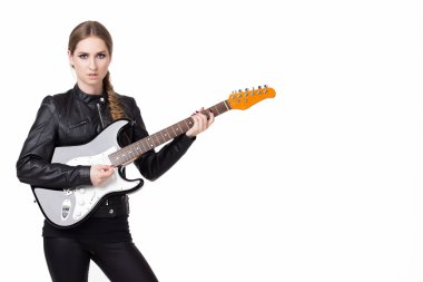 Gitarlı kadın