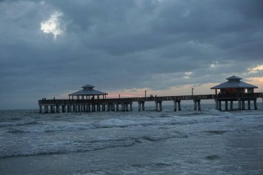 Meksika Körfezi 'nin mavi ve iskele suları 