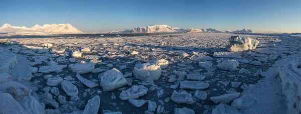 Kuzey Kutbu Güney Spitsbergen kışın — Stok fotoğraf
