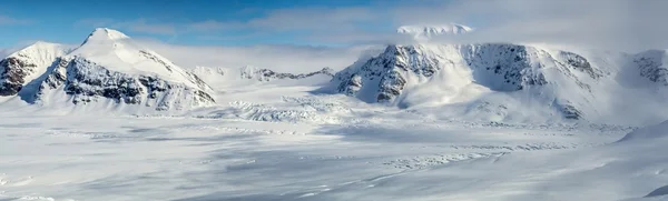 Arktinen kevät etelässä Spitsbergen — kuvapankkivalokuva