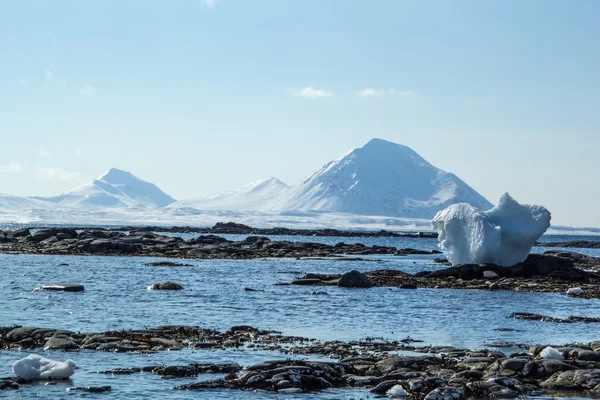 Kuzey Kutbu Güney Spitsbergen baharda — Stok fotoğraf