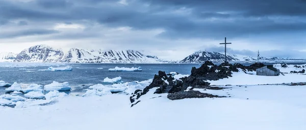 Primavera do Ártico em Spitsbergen . — Fotografia de Stock