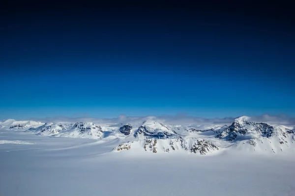 Arktischer Frühling auf Spitzbergen. — Stockfoto