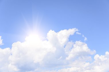 Güneş bir bulutun arkasına.