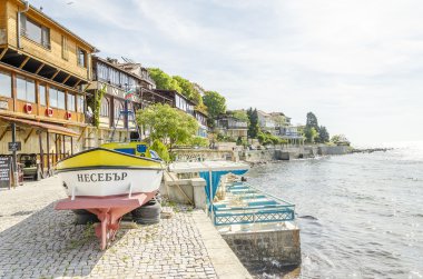 Tarihi turistik kent kıyısında şirin sokak.