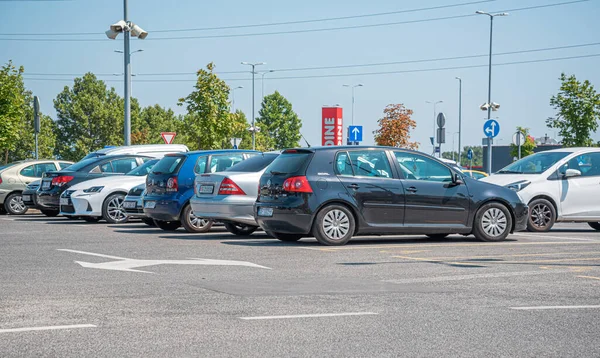 Aparcamiento en la ciudad de Zagreb, Croacia. — Foto de Stock