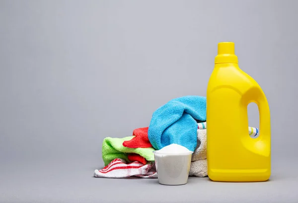Detergent pralniczy i płynny detergent. — Zdjęcie stockowe