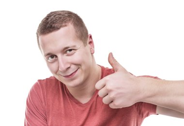 adam ok gösterir.