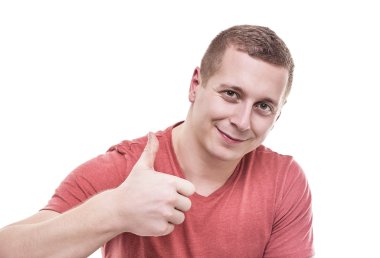 adam ok gösterir.