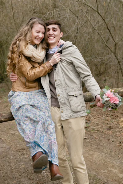 Couple in love. Autumn Park. Walk in kantristile . — Stock Photo, Image