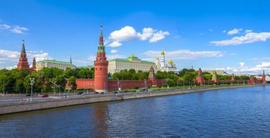 Moskova Kremlin güneşli bir günde, Kremlin dolgu