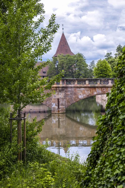Каменный мост через Пегниц в Нюрнберге — стоковое фото