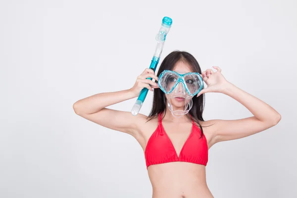Kırmızı bikini snorkle ile seksi Asyalı kız — Stok fotoğraf