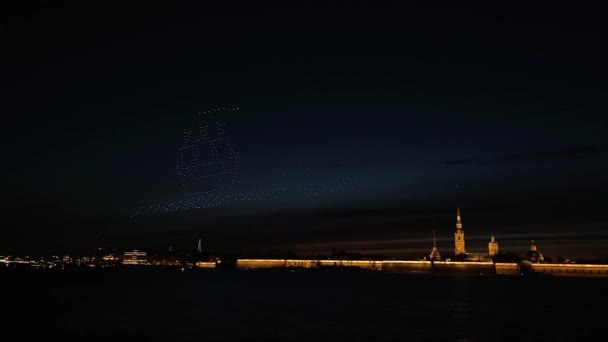 Sankt Petersburg, Ryssland - 2 maj 2021: Välkommen till SPb Show, drönarshow — Stockvideo