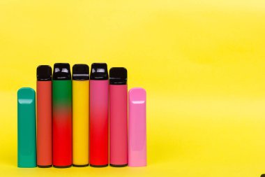 Tek kullanımlık e-sigara aygıt kapsülü sistemi