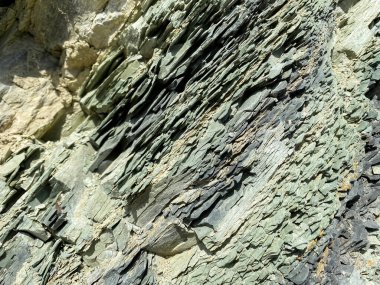 Gri kaya taşlarının dokusu veya arkaplanı