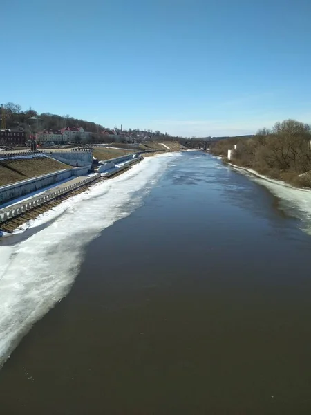 Smolensk, Dnipro nehri, mavi su, kış, buz