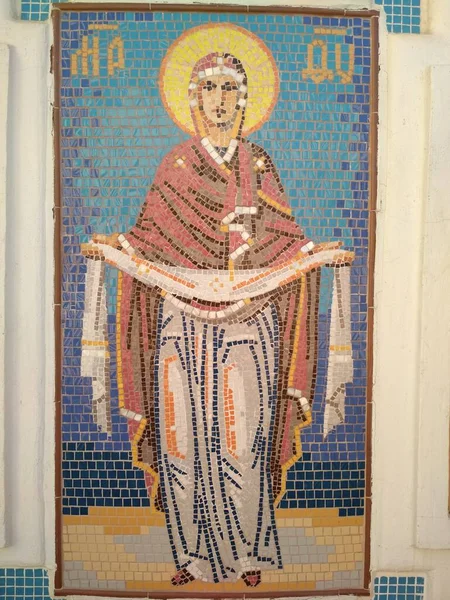 Kutsal Meryem, Kutsal Bakire 'nin simgesi, yeni yıl 2021, mozaik, manastır.