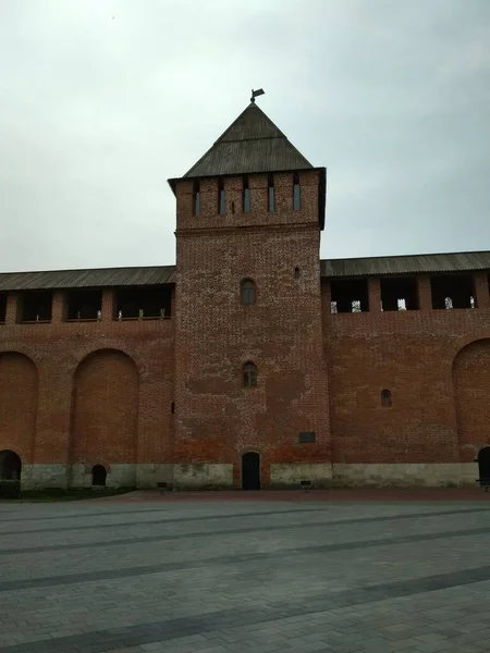 Kule, Smolensk Kremlin, 17. yüzyıl mimarisi, kırmızı tuğla