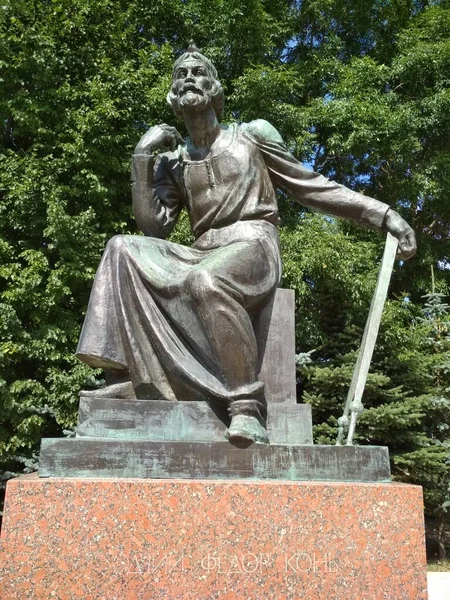 Heykel mimarı At Fyodor, Smolensk Kremlin 'in mimarı, Smolensk, 20. yüzyıl