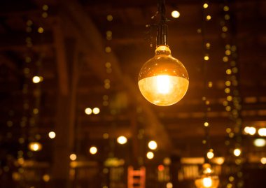 Turuncu parlak ampul.