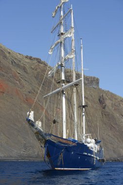 Mary Anne kayalıkların önünde, Punta Vicente Roca, Isabela Adası, Galapagos Adaları, Ekvador