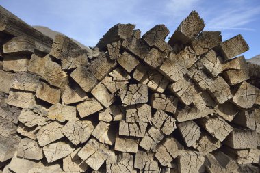 Scotty 'nin Kalesi, Ölüm Vadisi, Kaliforniya' da eski demiryolu bağlantıları birikti.