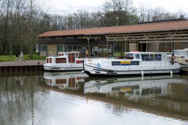 Locaboat dock, Ecluse 24 Yonne, La Papeterie, Corbigny, Nievre, Burgundy, France