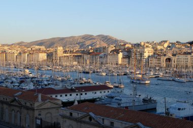 The old customs buildings overlooking Vieux-Port, Marseille, Bouches-du-Rhone, Provence-Alpes-Cote d'Azur, France
