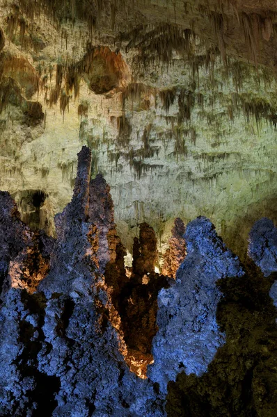 Periler Diyarı 'ndaki dikitler, Carlsbad Mağaraları Ulusal Parkı, New Mexico, ABD