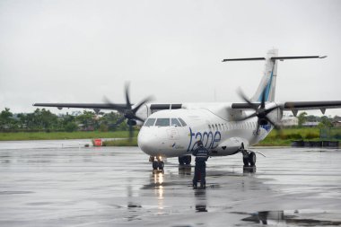 Evcil uçak Francisco de Orellana Havaalanına iniyor, Coca, Orellana, Ekvador