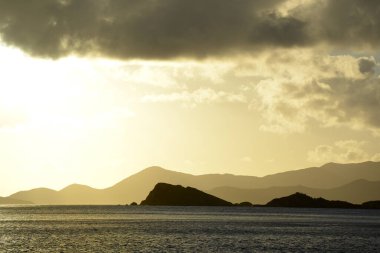 Key Point ve Key Cay üzerinde gün batımı, Peter Adası, Britanya Virjin Adaları