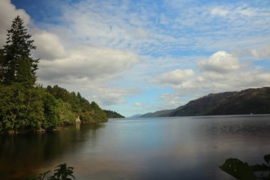 Loch Ness 'te güneşli bir gün