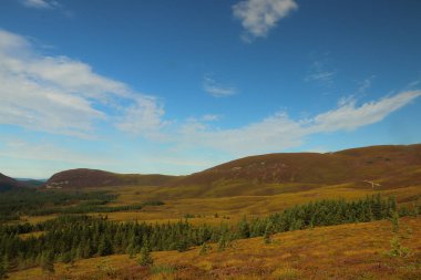 Cairngorm 'ların yukarısından dışarı bak