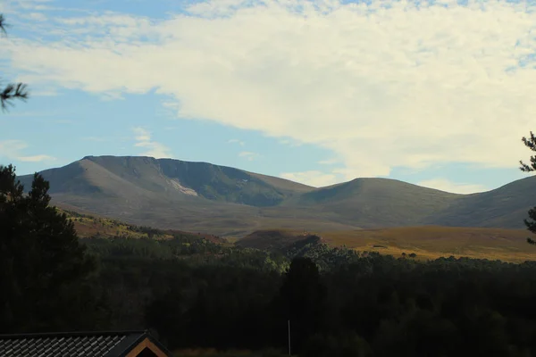 Cairngorm Ların Yukarısından Dışarı Bak — Stok fotoğraf