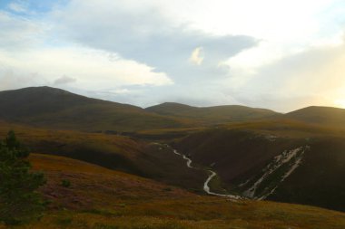 Cairngorm 'ların yukarısından dışarı bak