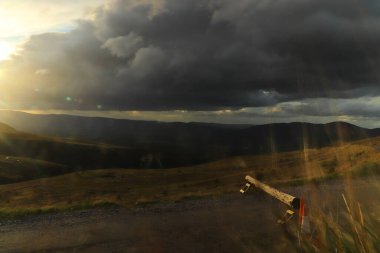 Cairngorm 'ların yukarısından dışarı bak