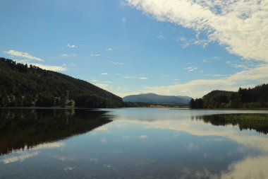 Yazın Loch Pityoulish 'de kürek çekmek