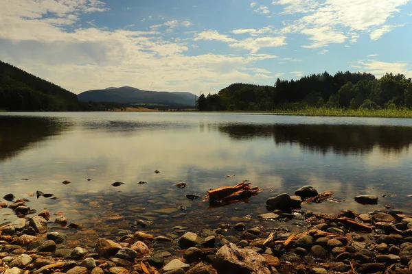 夏天在Loch Pityoulish的垫子 — 图库照片