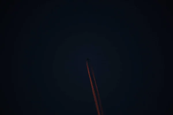 Cielos Azules Claros Con Pasajeros Volando Través — Foto de Stock
