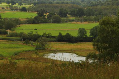 İskoçya 'nın tepelerinden derelere, nehirlere ve göllere bir manzara