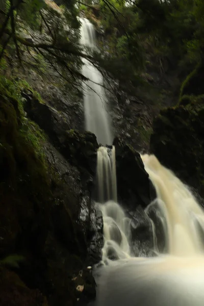 Eau Écrase Travers Les Collines Écosse — Photo